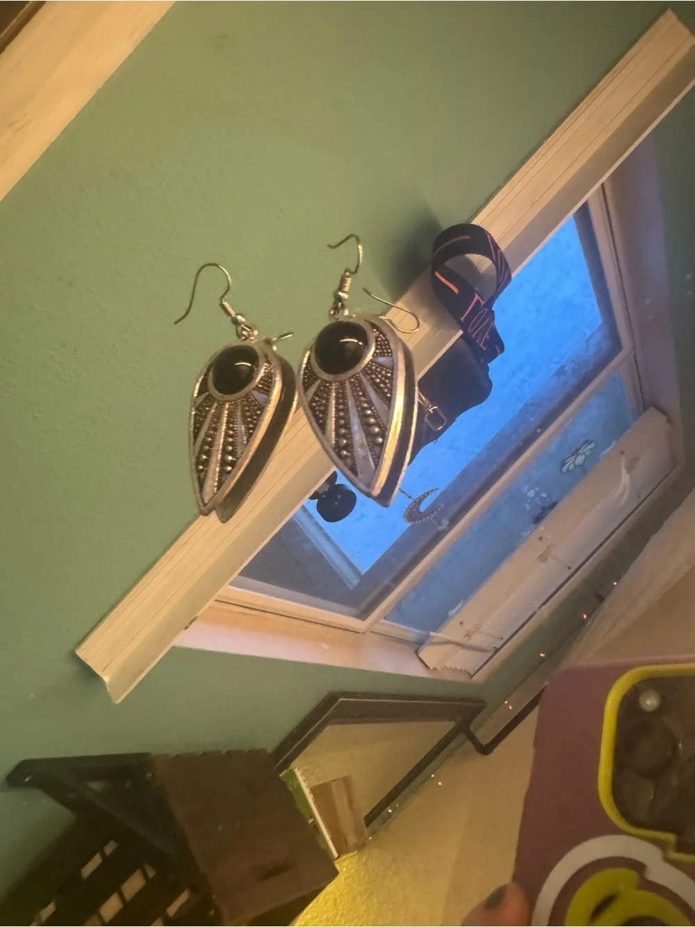 Teardrop silver and black earrings